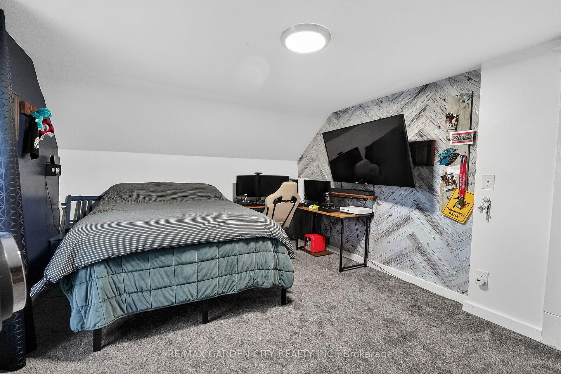 3745 King Street photo 20