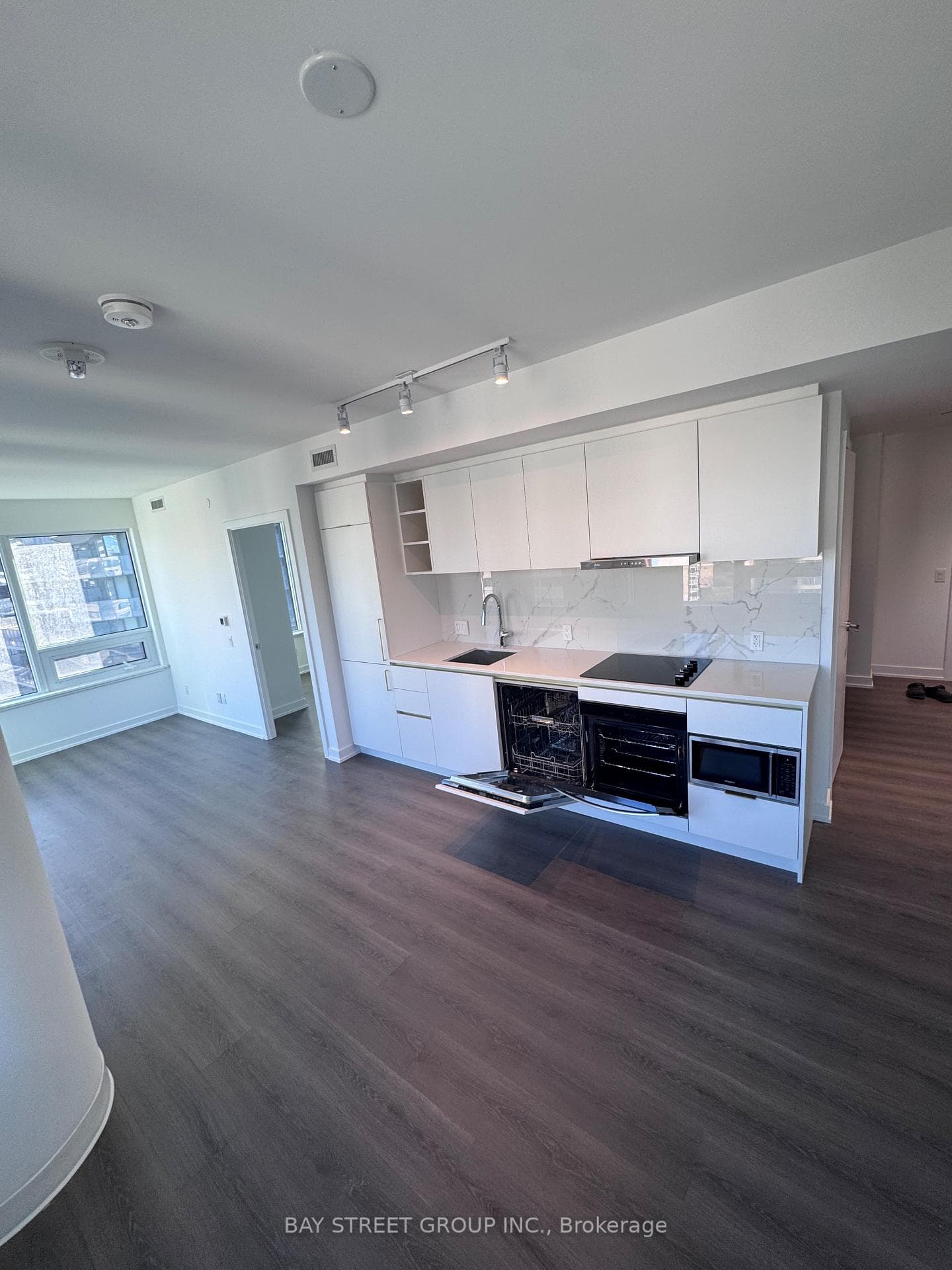 8 Wellesley Street Unit 1212 photo 10
