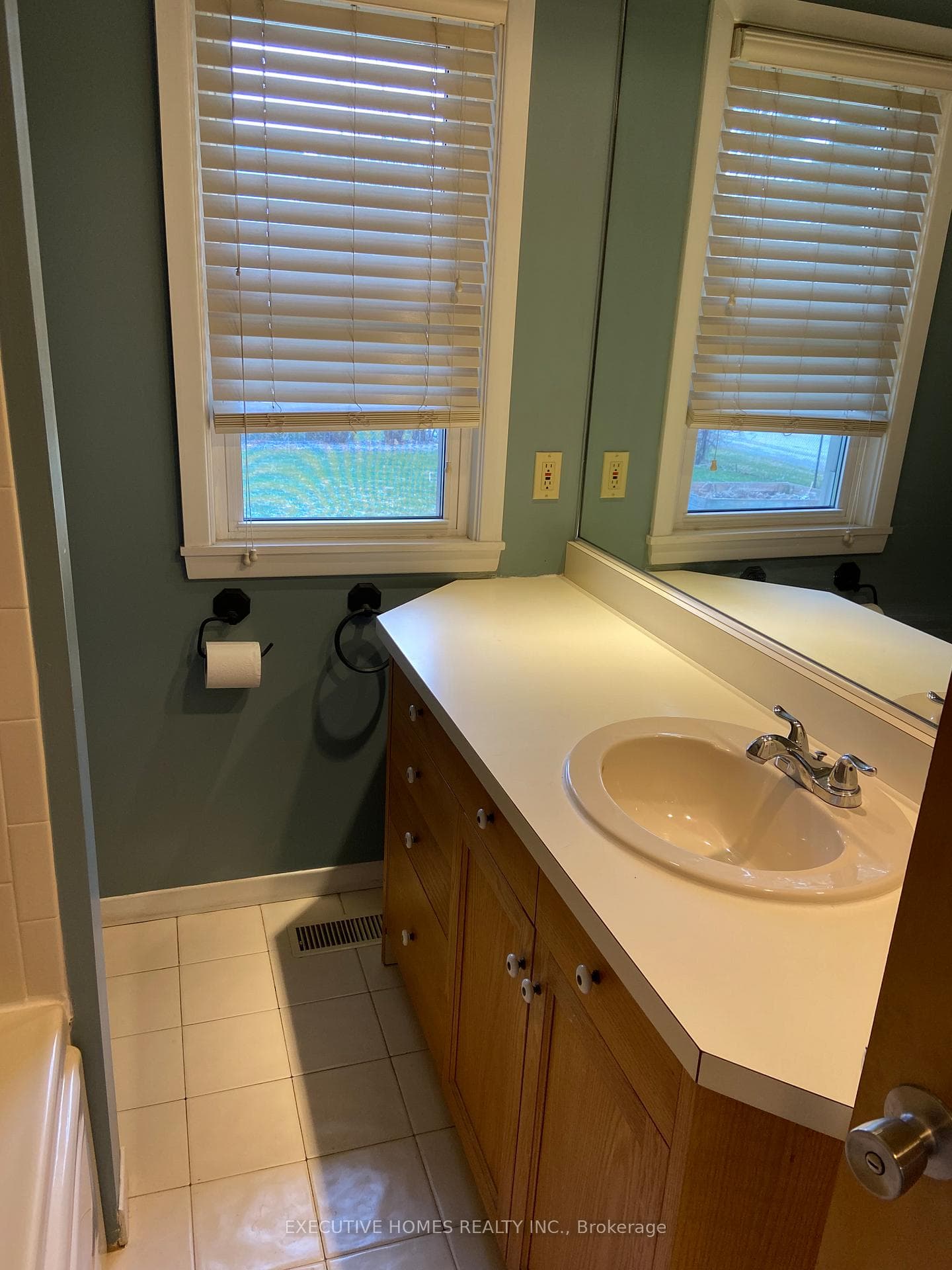 123 Seneca Drive photo 14