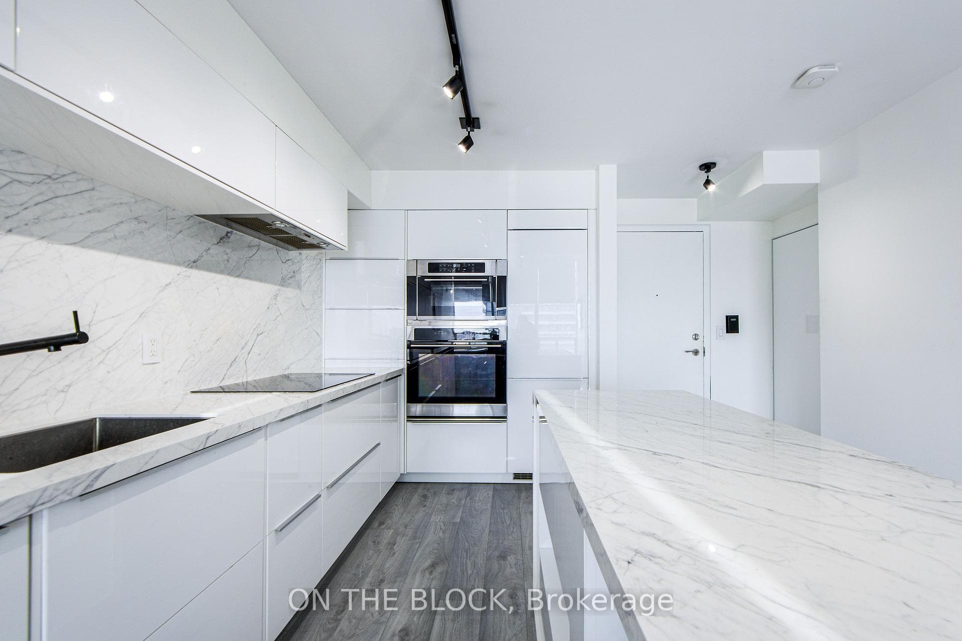 250 Manitoba Street Unit 732 photo 8