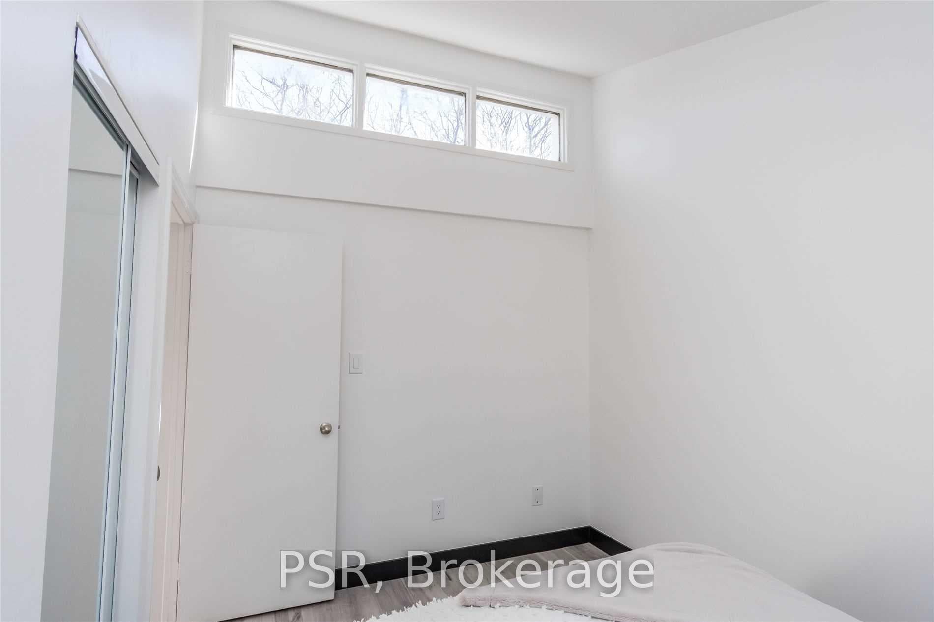2 Blackthorn Avenue Unit 6 photo 9