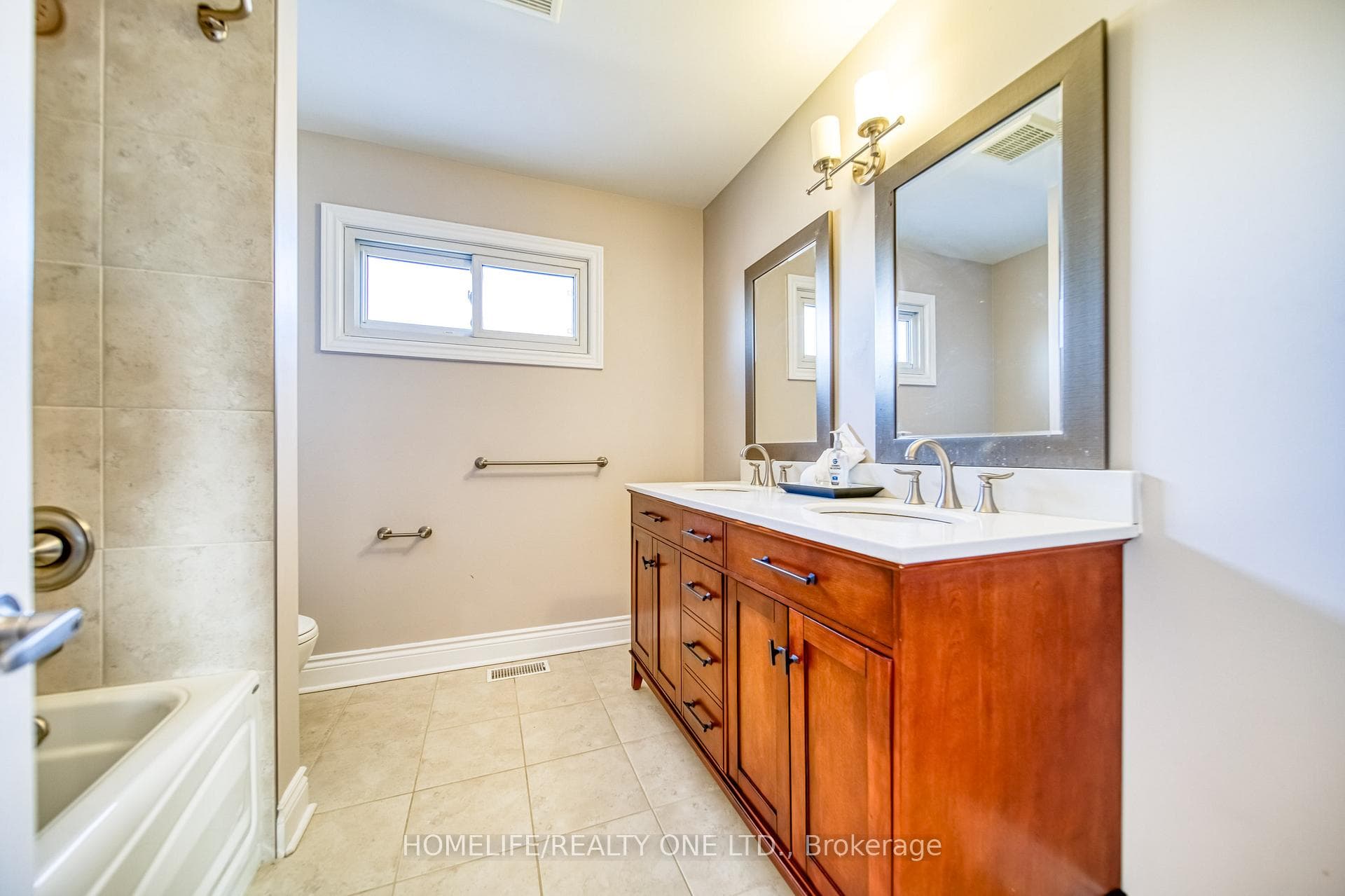 77 Corinthian Boulevard photo 24