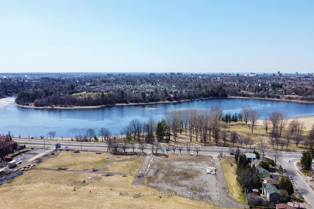 Nearby many nearby parks, walking paths & schools!