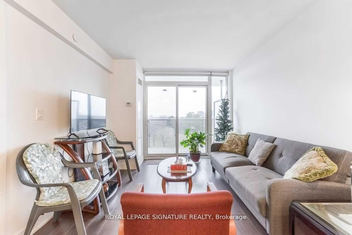 120 Varna Drive Unit 608 photo 17
