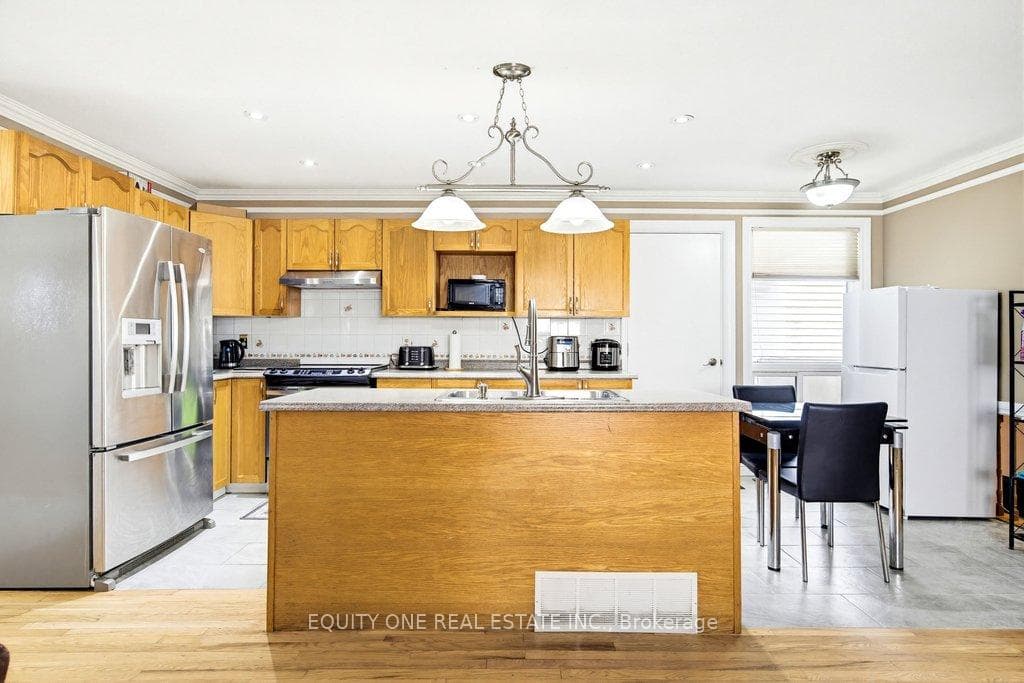 1112 Burgundy Lane photo 8