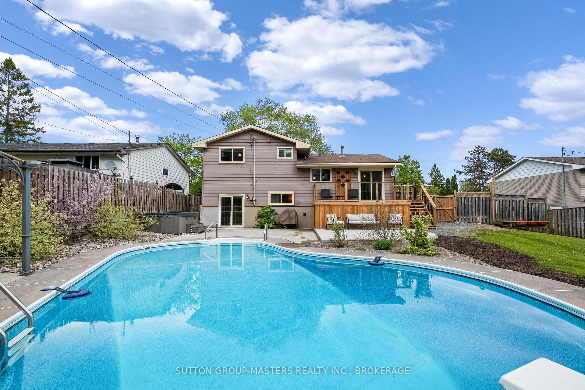 154 Manitou Crescent photo 7