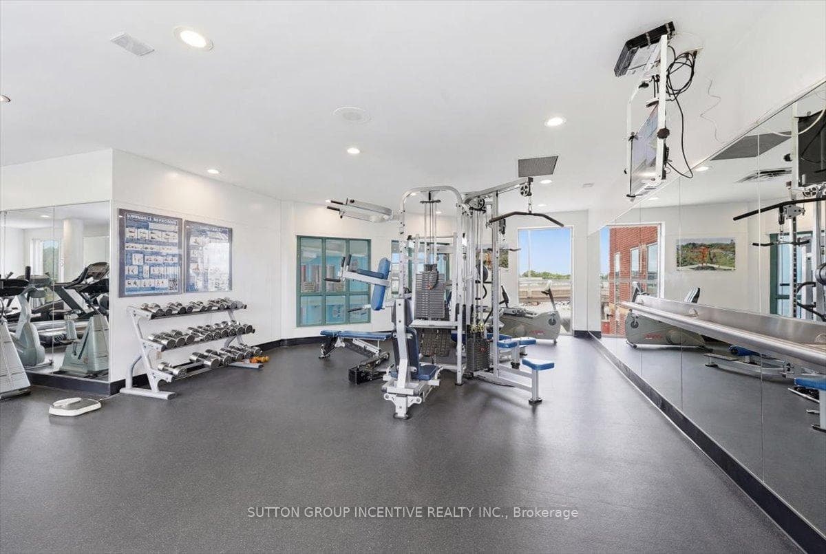 FITNESS ROOM
