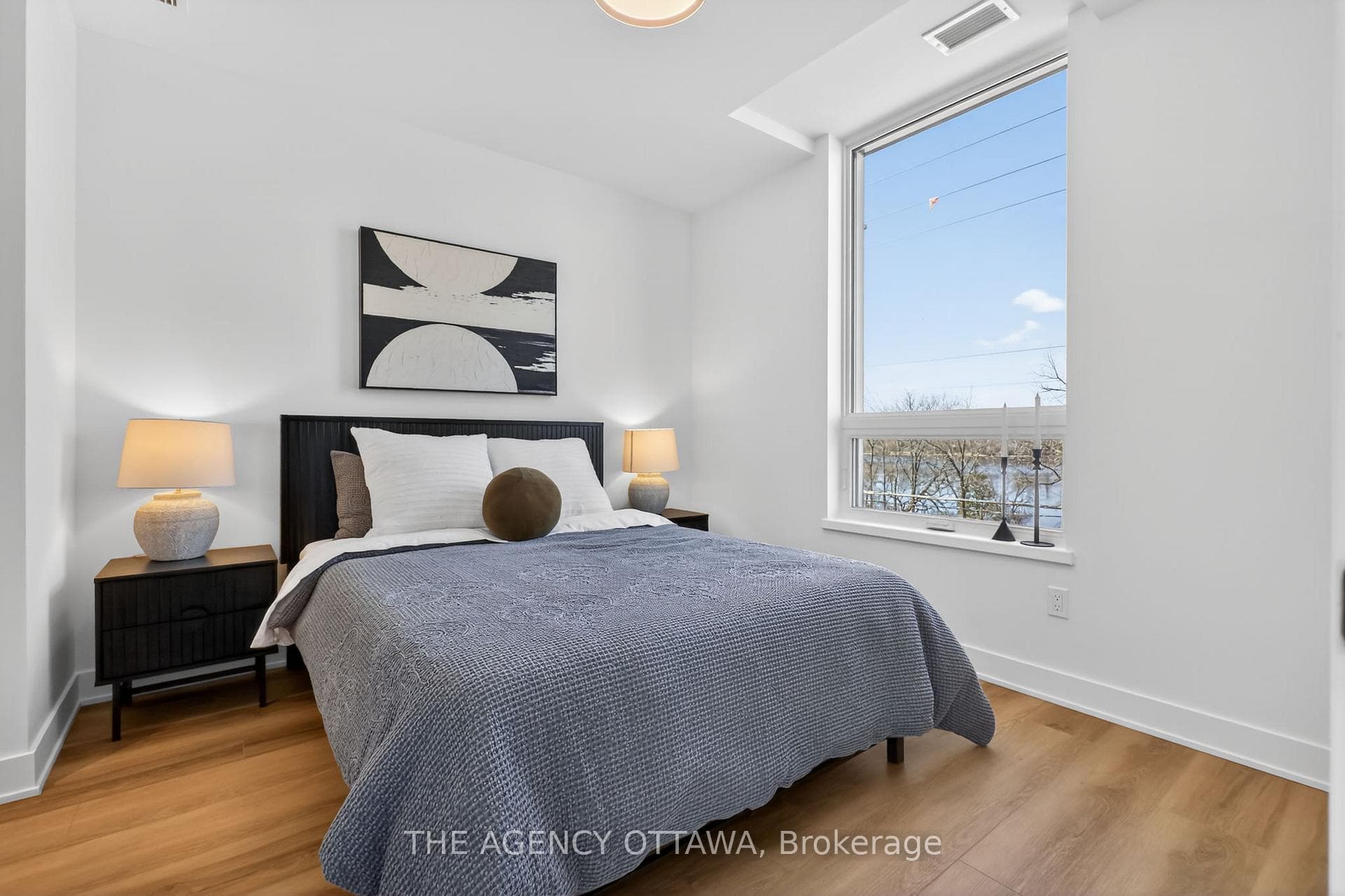 3071 Riverside Drive Unit 201 photo 25