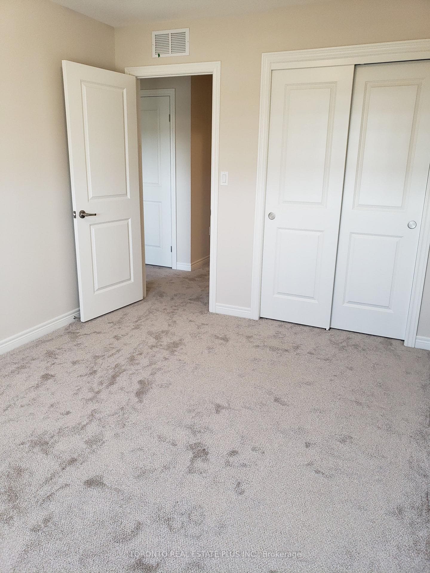 673 Julia Drive photo 7