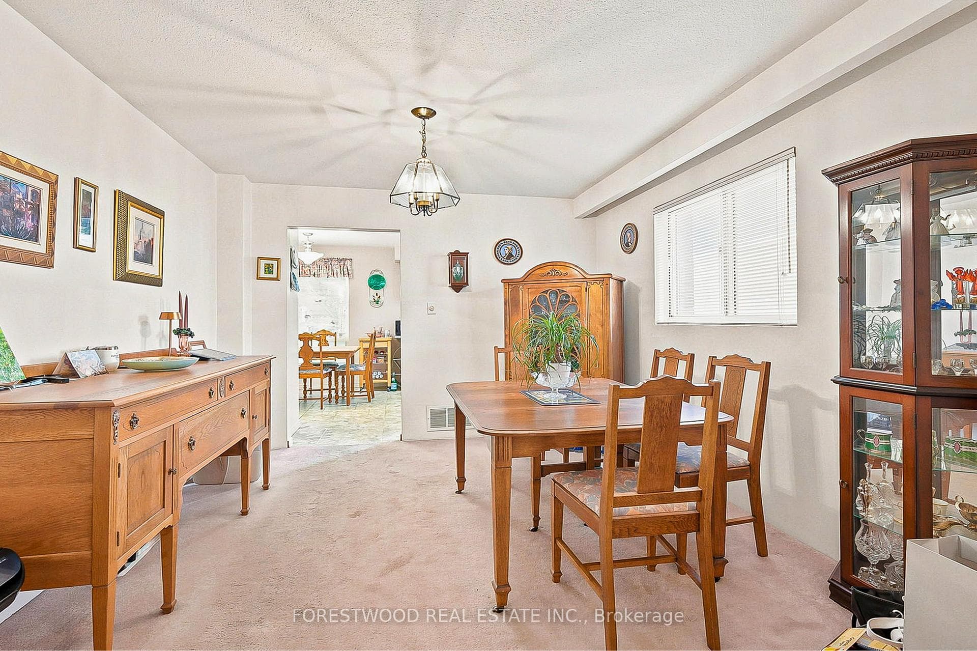 523 Hyacinthe Boulevard photo 9