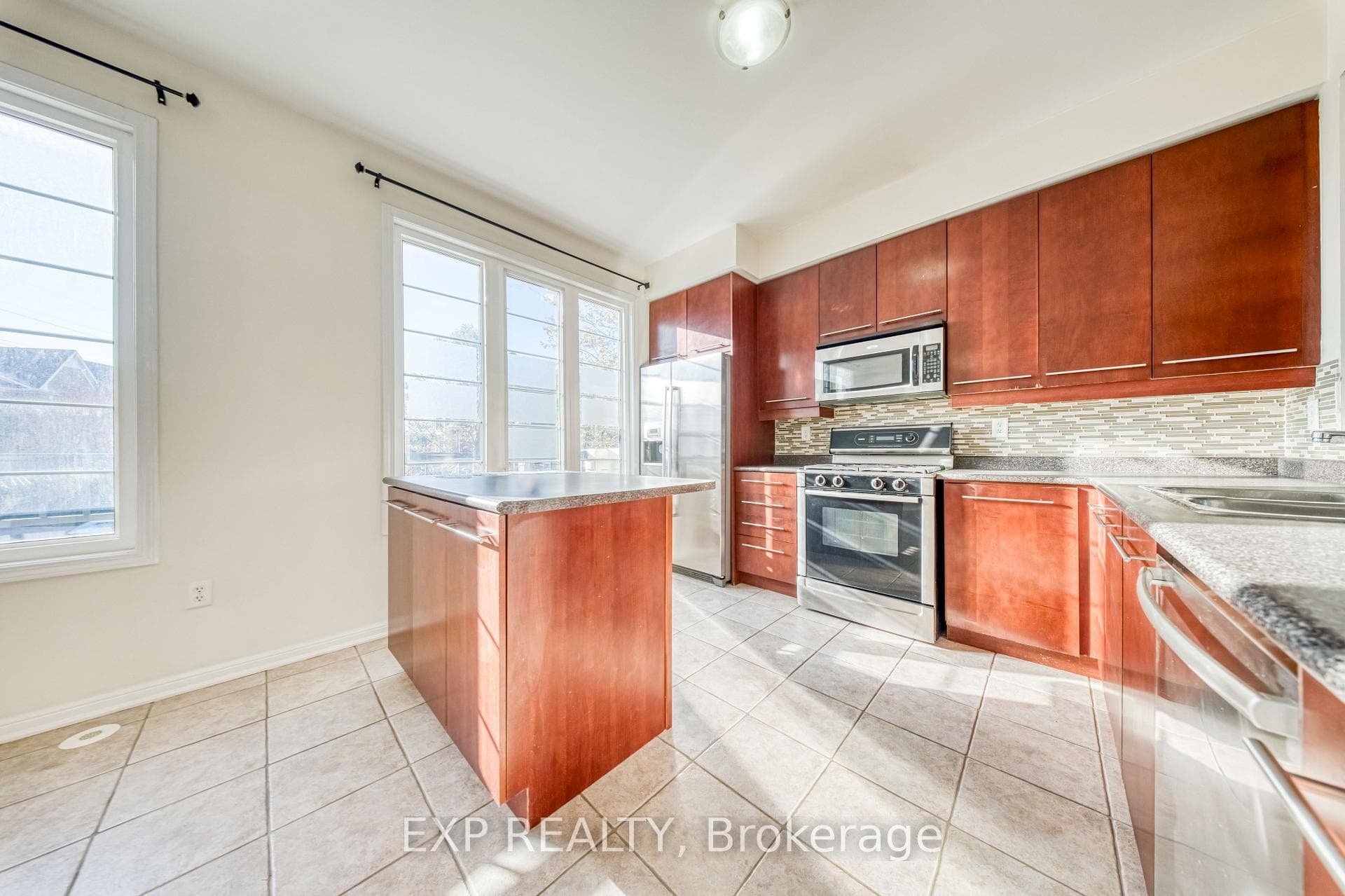 30 Yates Avenue photo 23