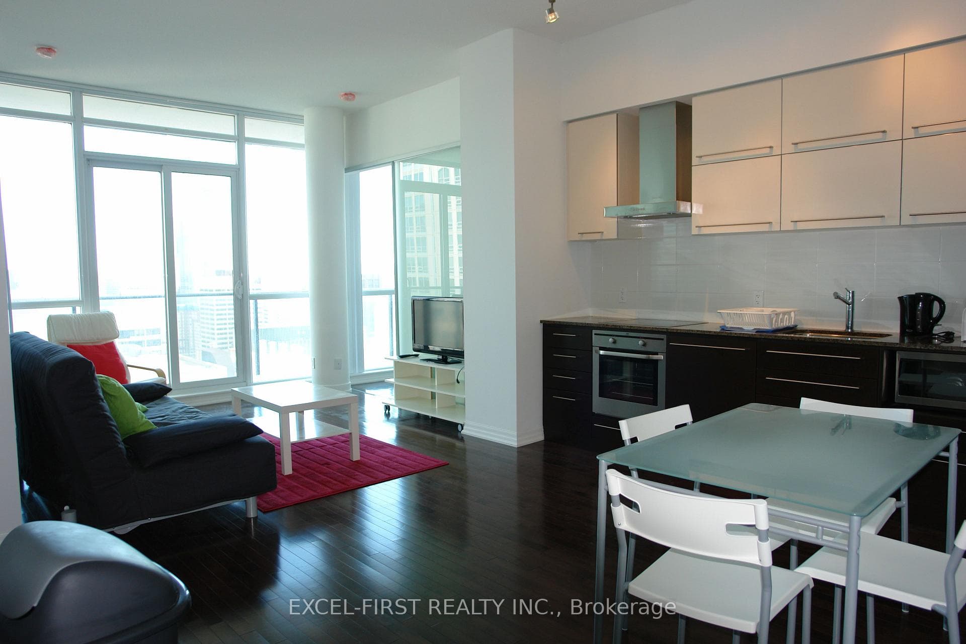 770 Bay Street Unit Ph207 photo 3