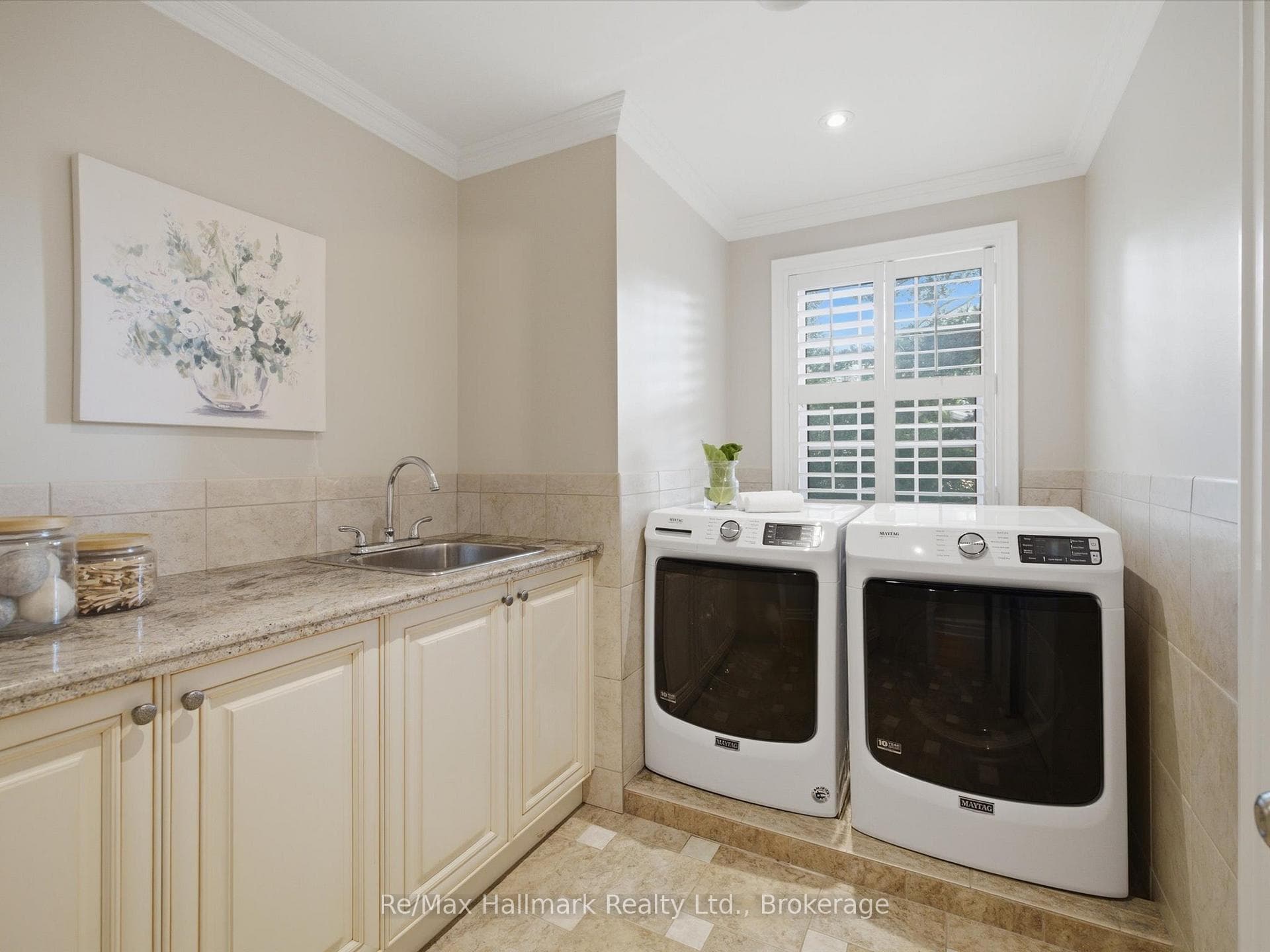 153 Cairncroft Road photo 40