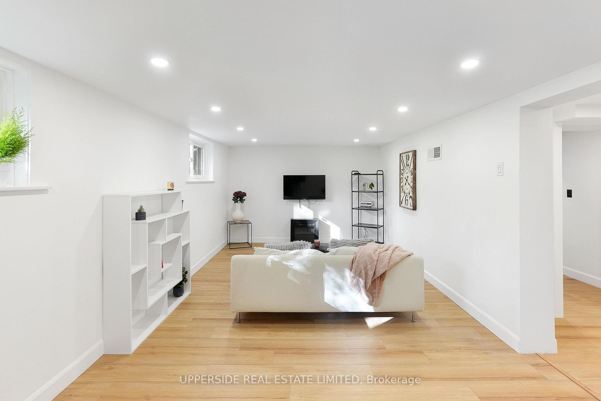 215 Ridley Boulevard photo 18