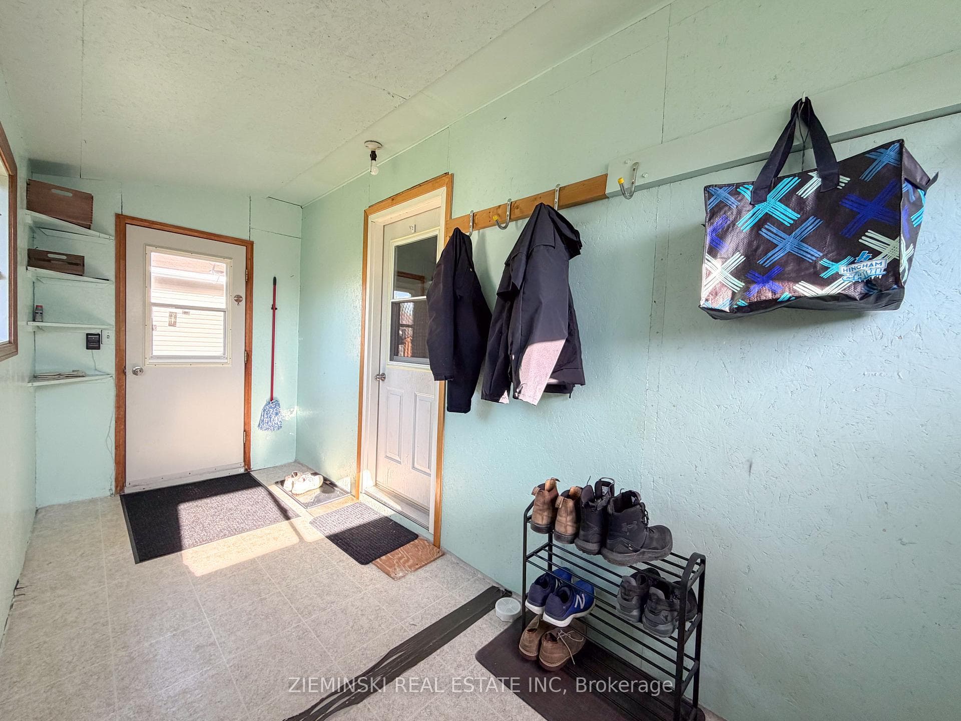 508 Marion Street photo 35