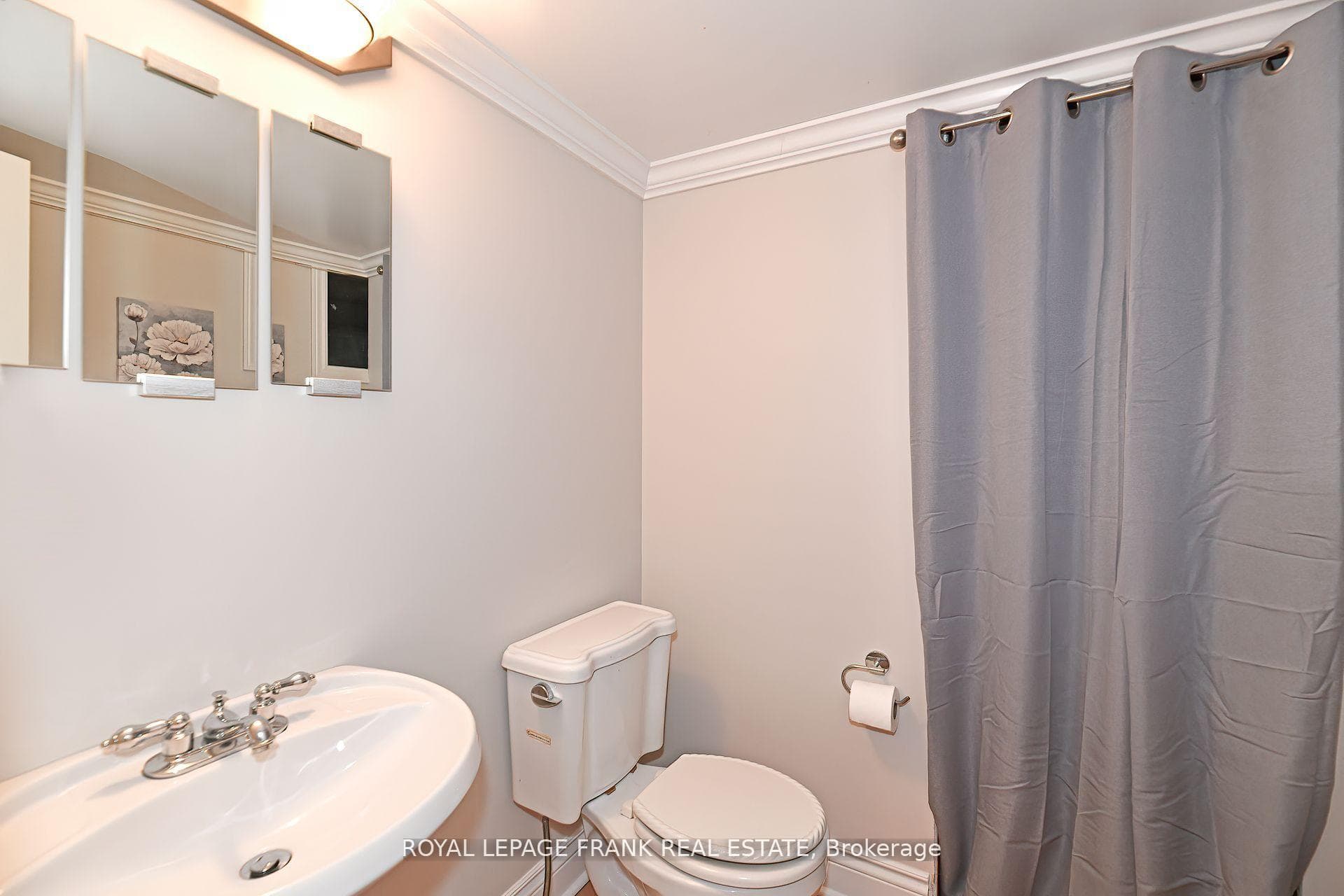 2 piece washroom in basement potential for shower