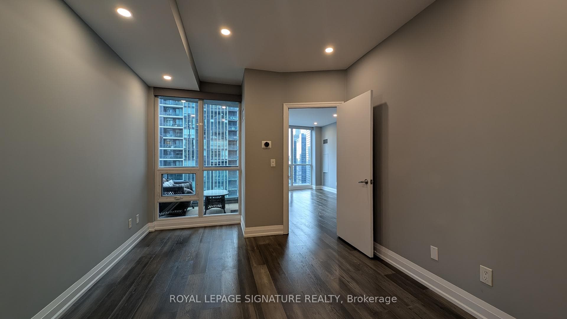 16 Yonge Street Unit 2401 photo 18