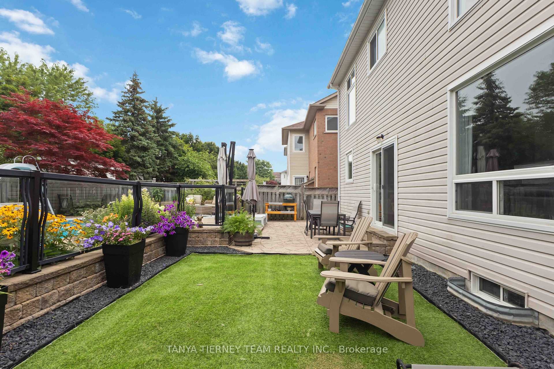 140 Vipond Road photo 45