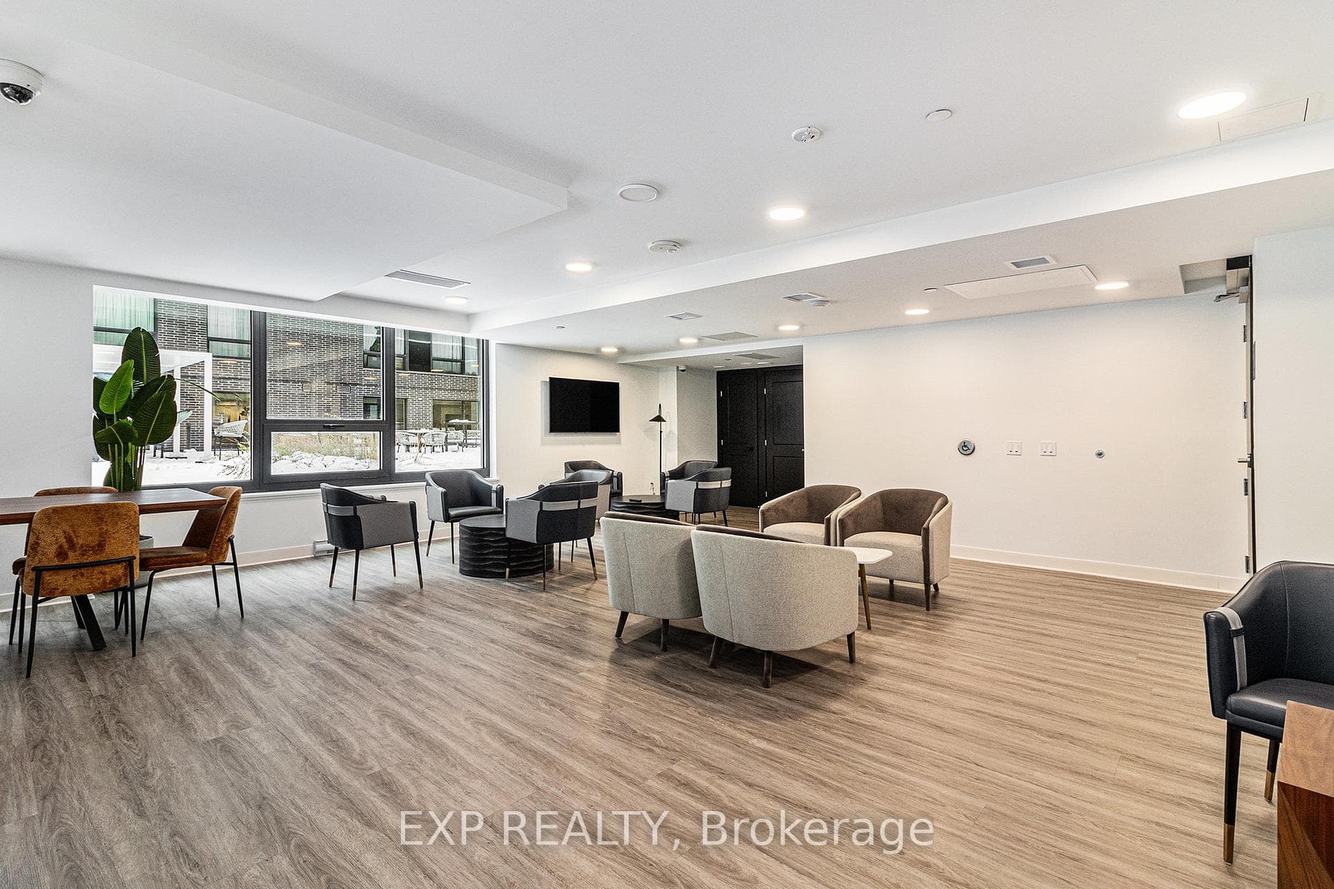 340 Queen Street Unit 1011 photo 27