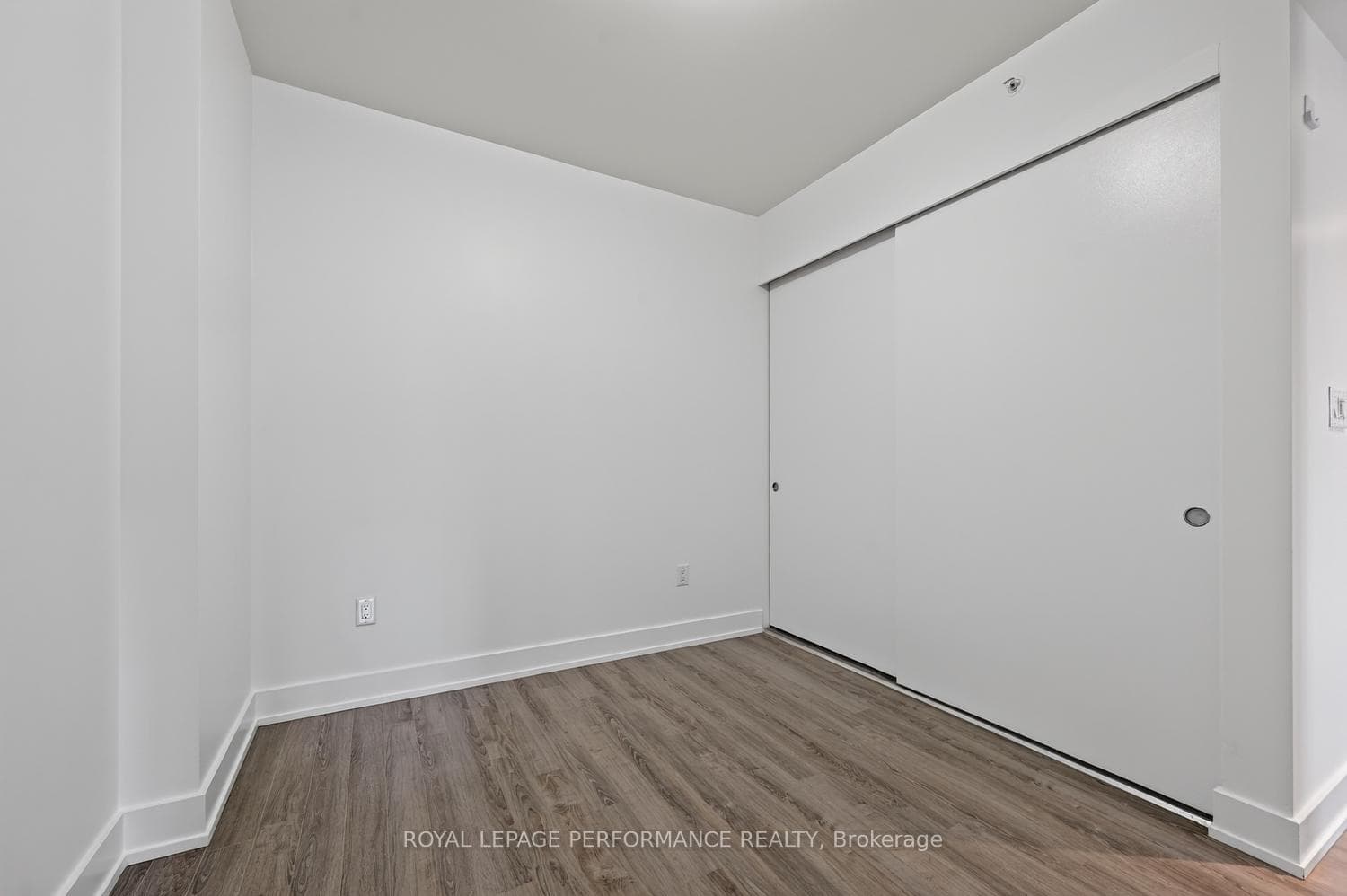 100 Champagne Avenue Unit 903 photo 23