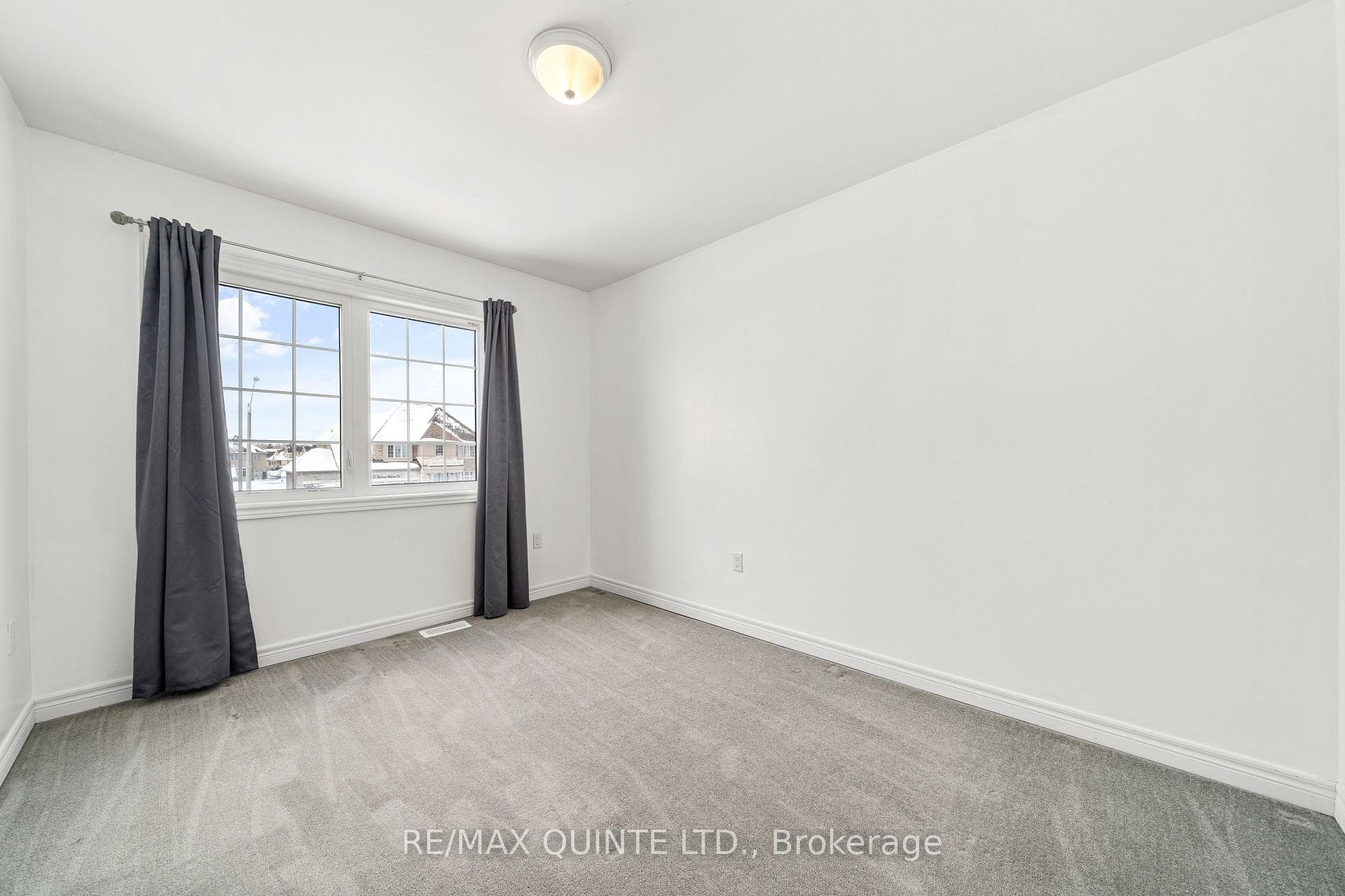 61 Summer Breeze Drive photo 33