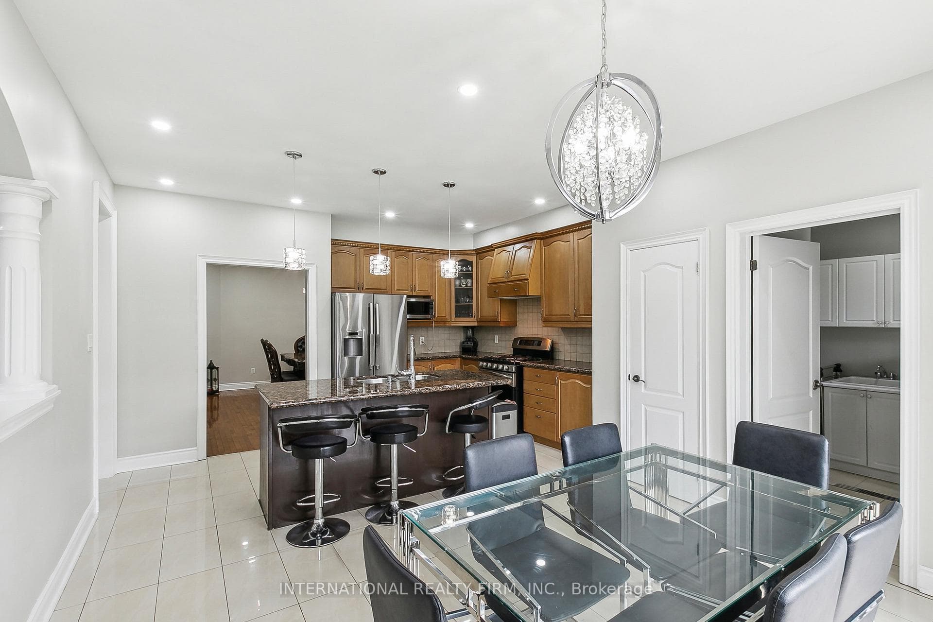 8 Redwillow Road photo 13