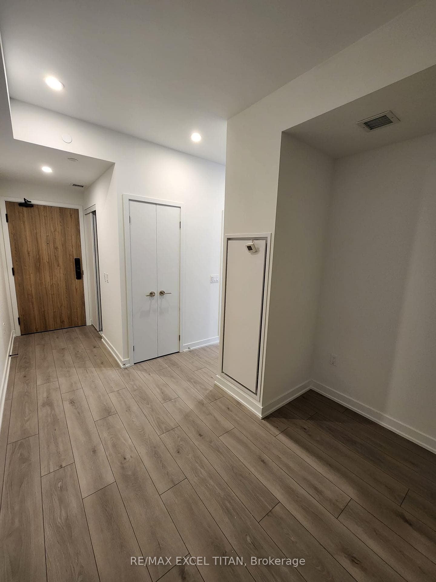 1 Fairview Road Unit 1803 photo 11