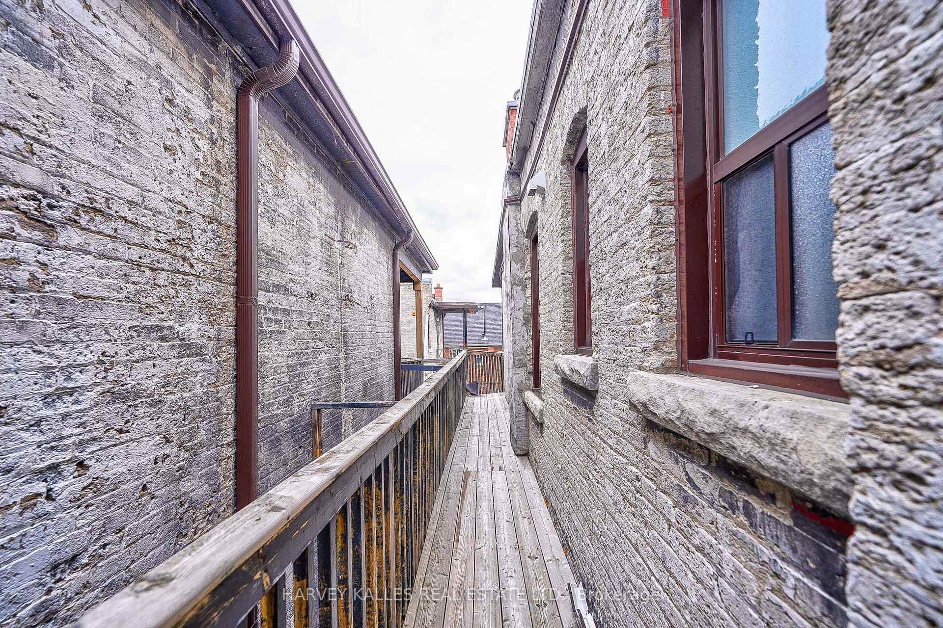 1074 St Clair Avenue Unit 4 photo 31