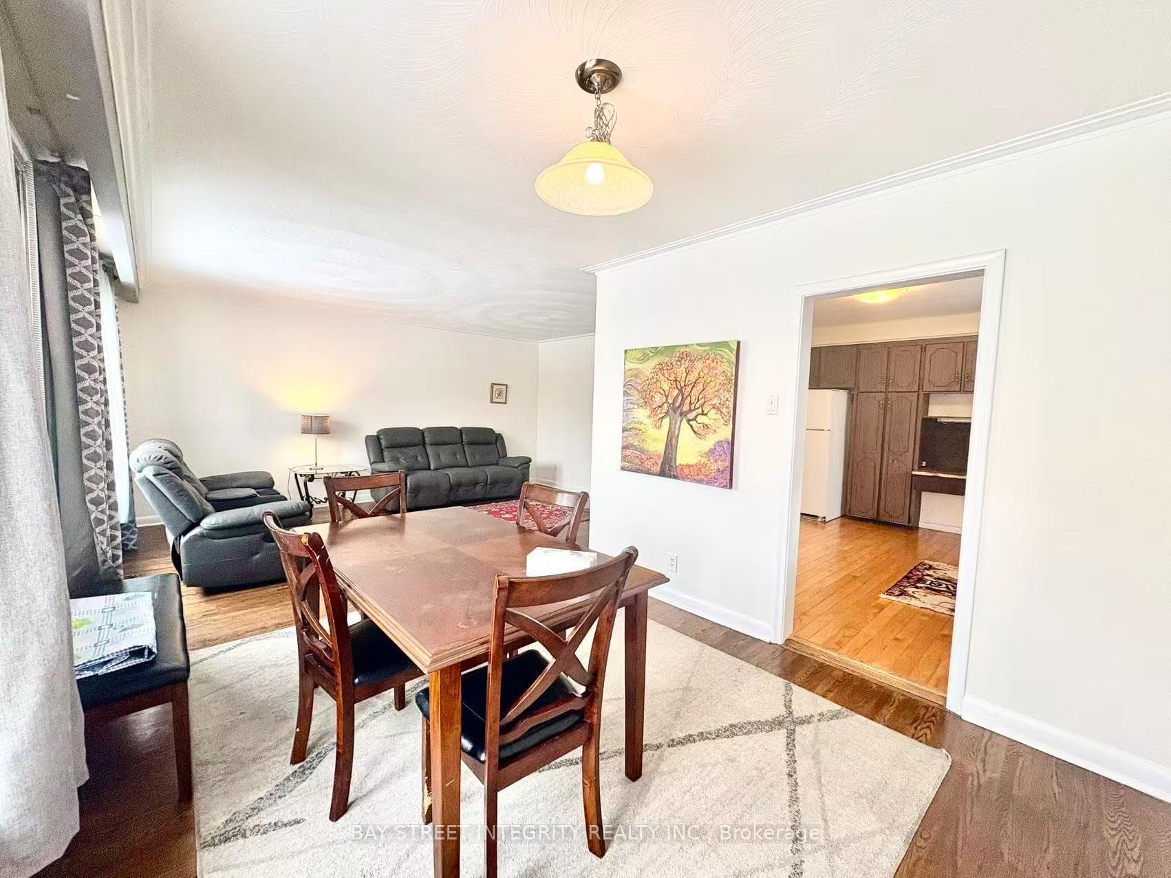 63 Caines Avenue photo 8