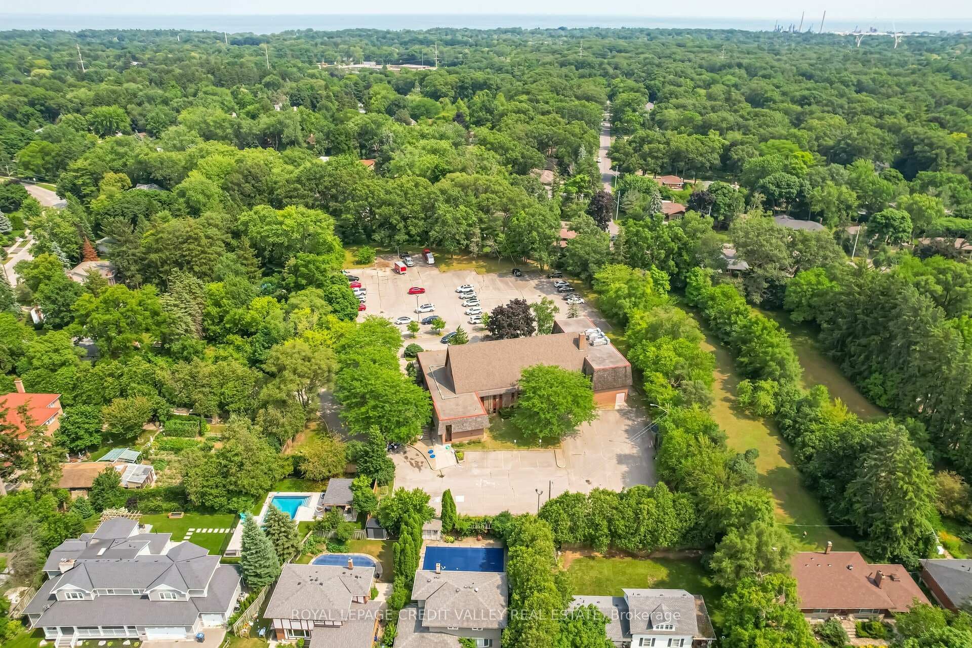 1472 Indian Road photo 16