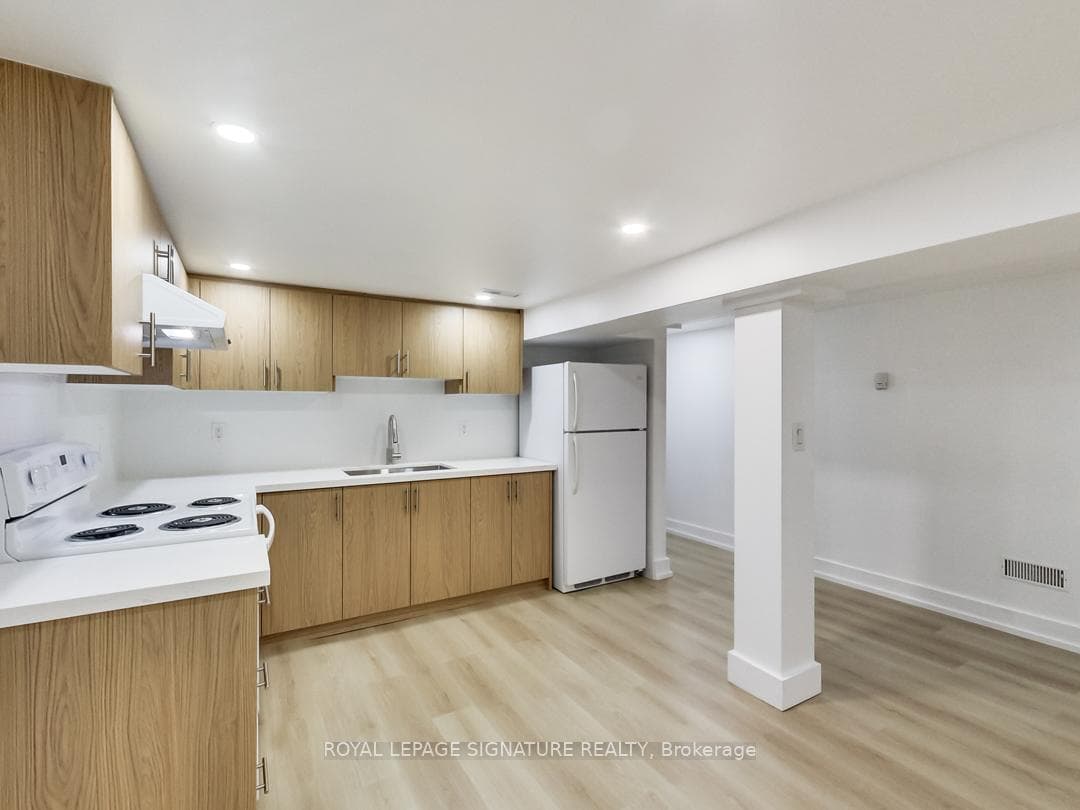 896 Bathurst Street Unit Bsmt photo 2