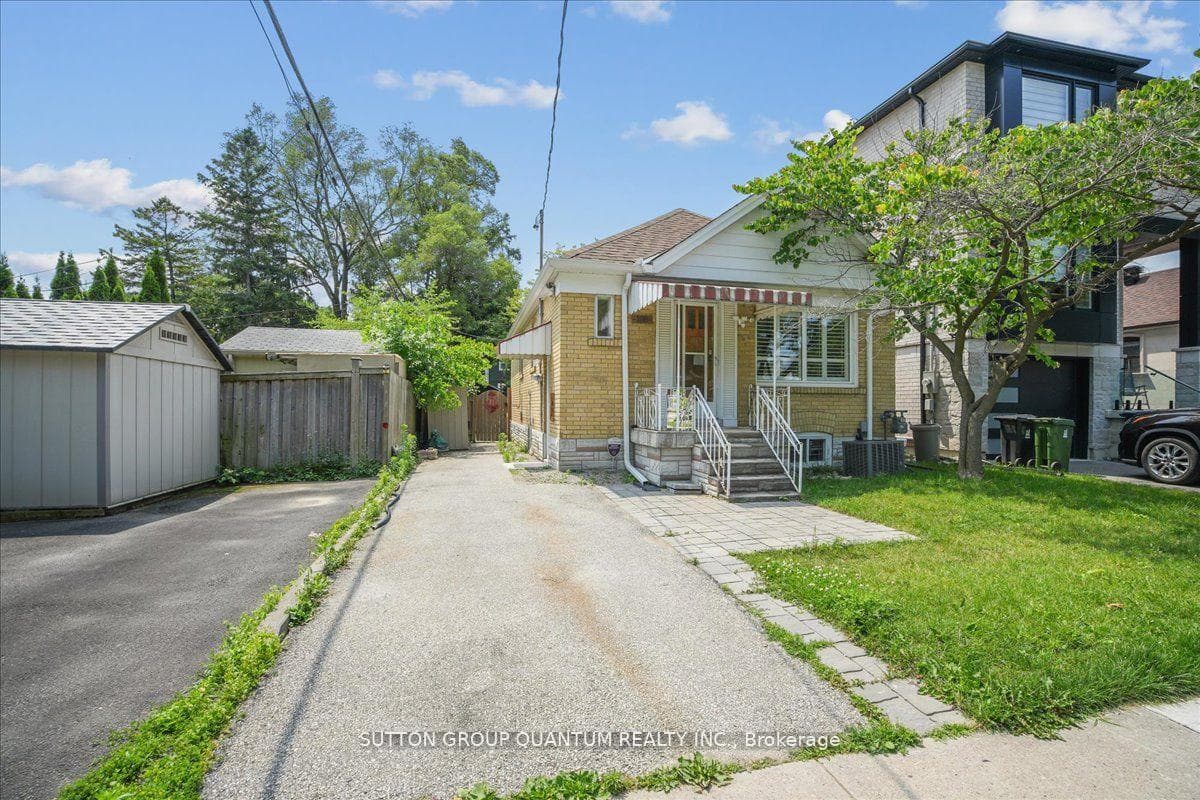 186 Aldercrest Road photo 3
