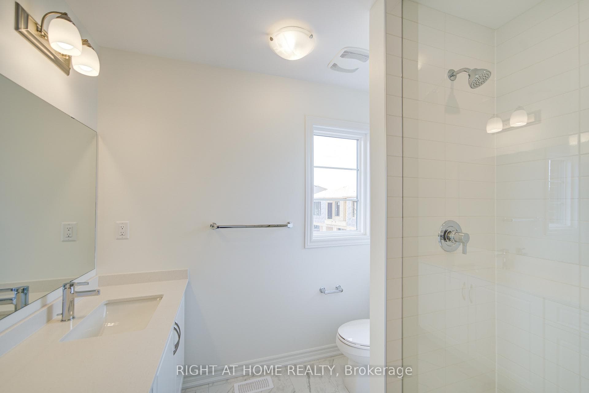 1220 Dartmouth Crescent Unit 8 photo 34