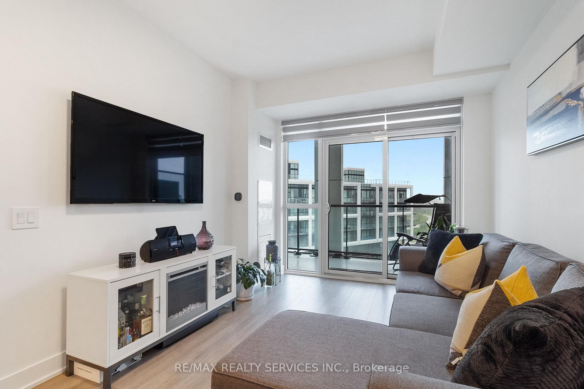 50 George Butchart Drive Unit 709 photo 19