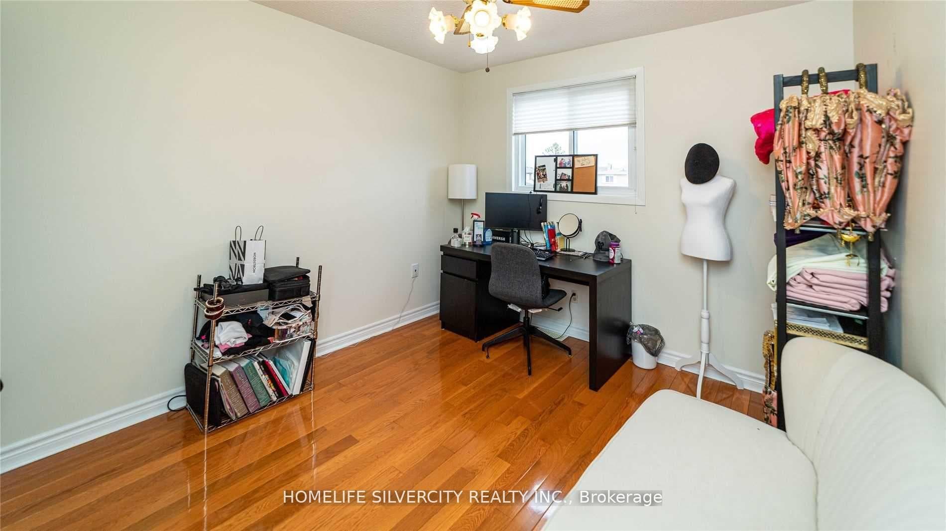 7 Newbridge Crescent photo 27