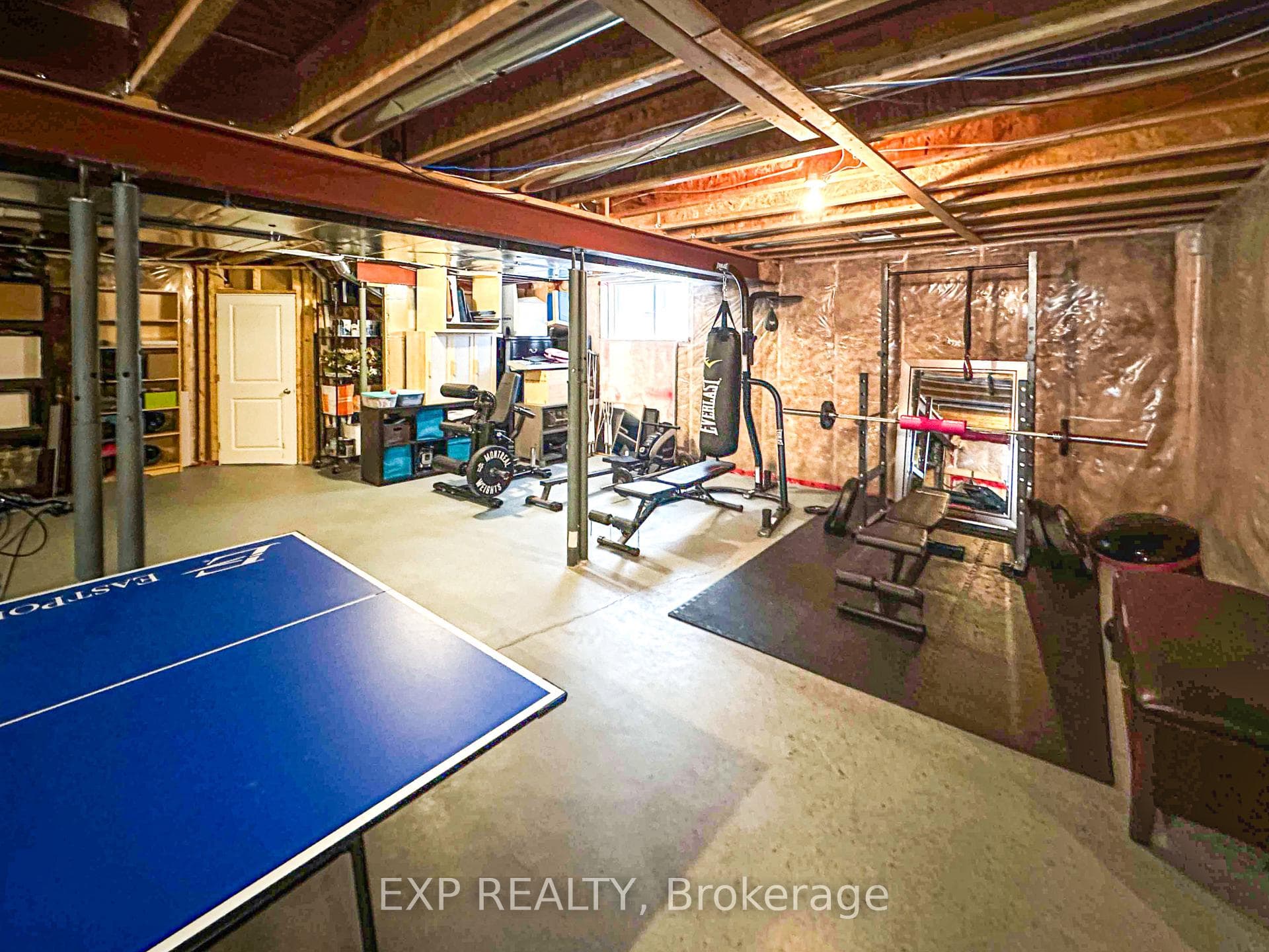404 Cavesson Street photo 25