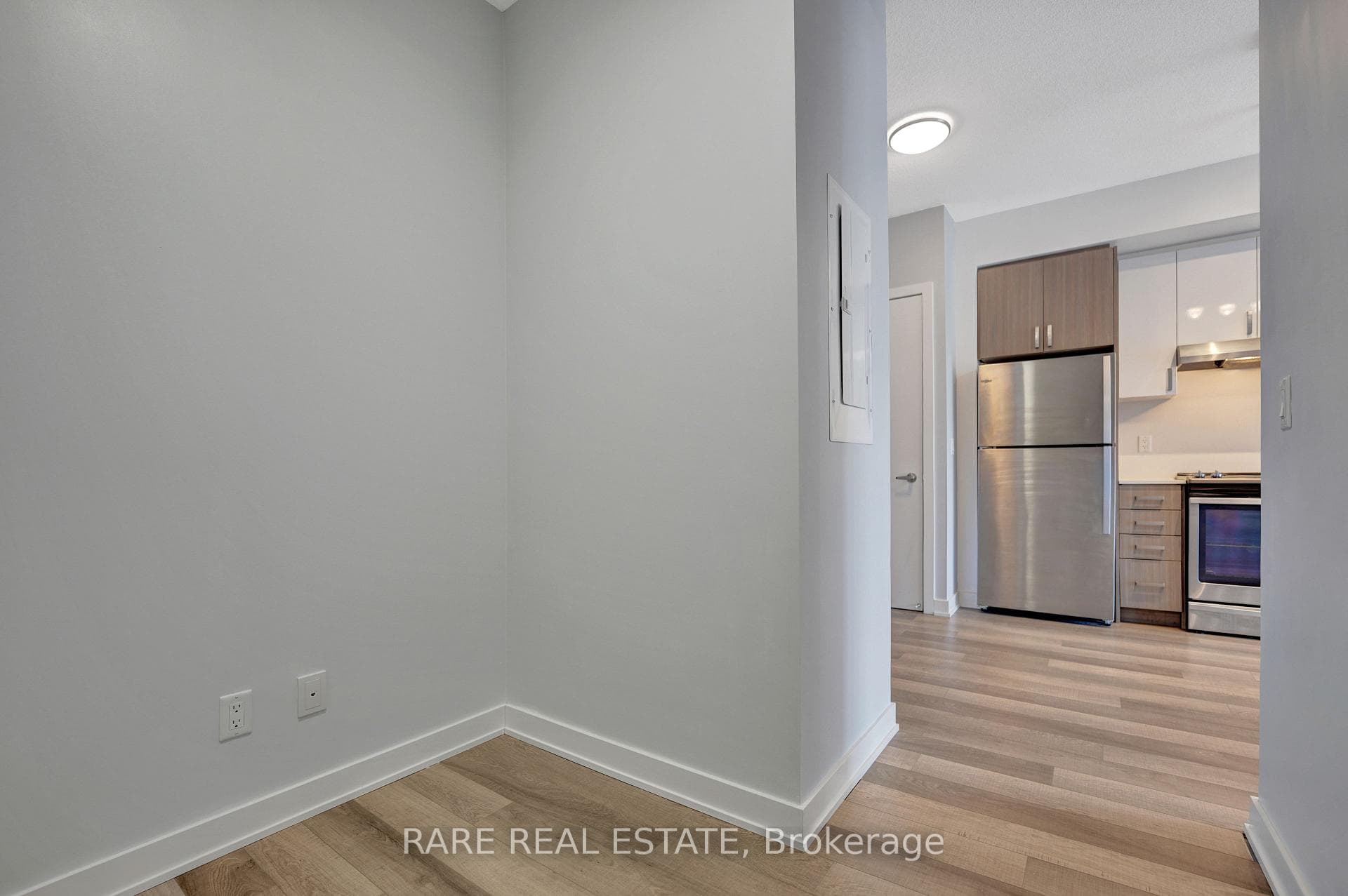 5240 Dundas Street Unit B313 photo 13