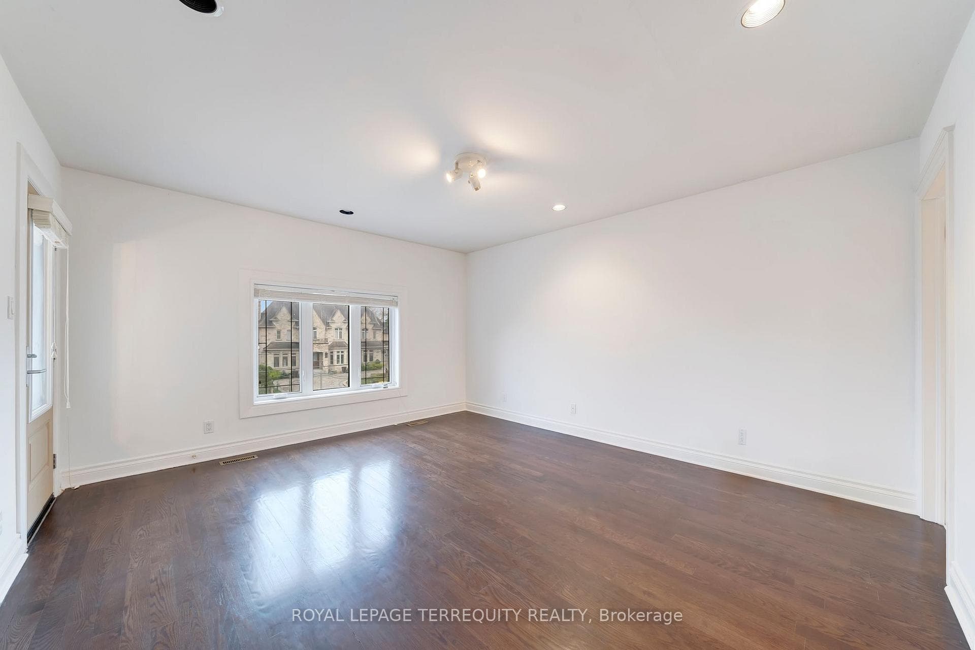 166 Arnold Avenue photo 18