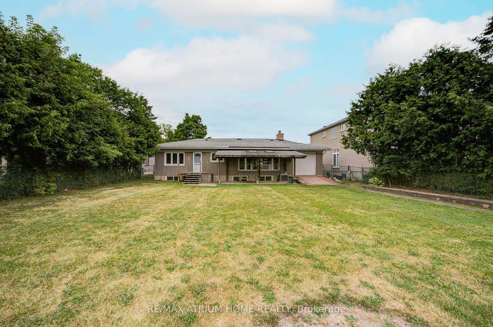 134 Fairglen Avenue photo 47