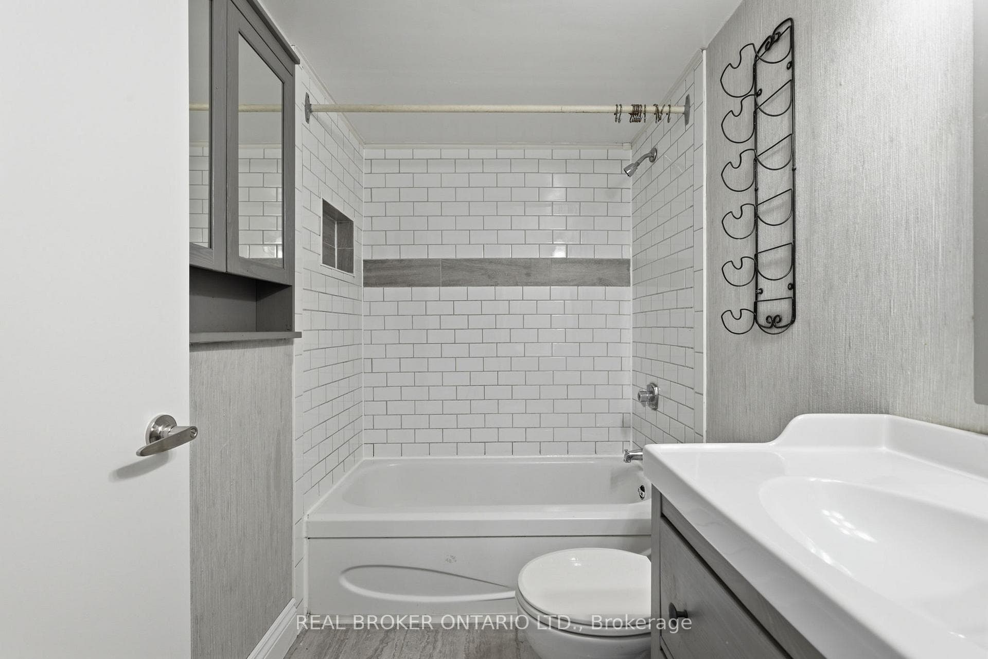 25 Fairview Road Unit 1103 photo 14