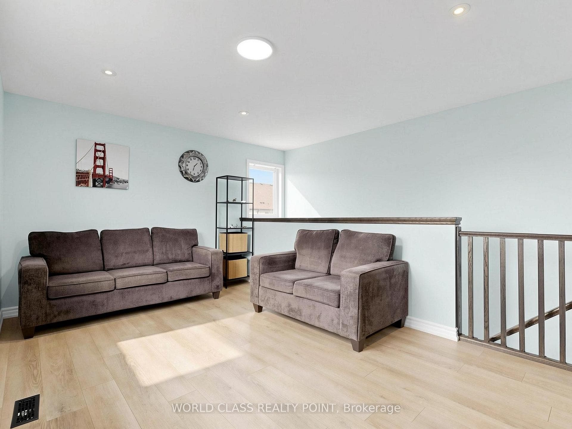 371 Finoro Crescent photo 24