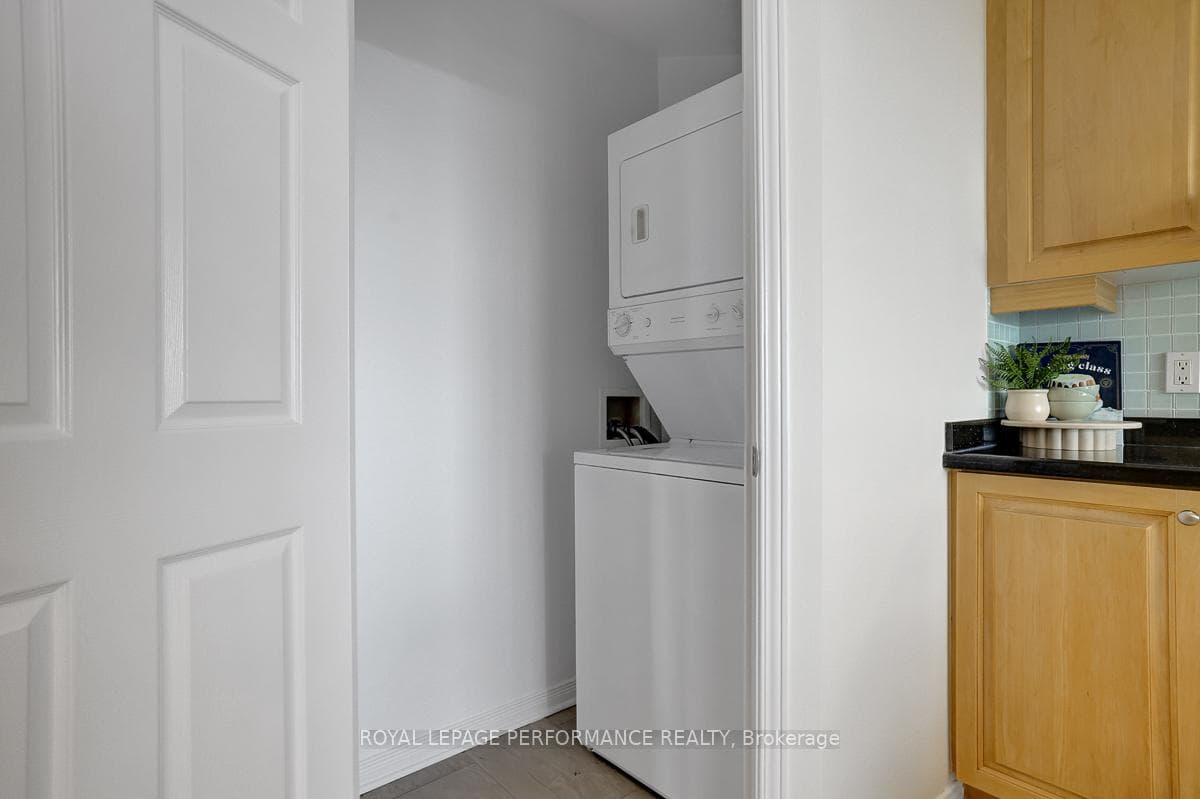 38 Metropole Private Unit 1101 photo 12