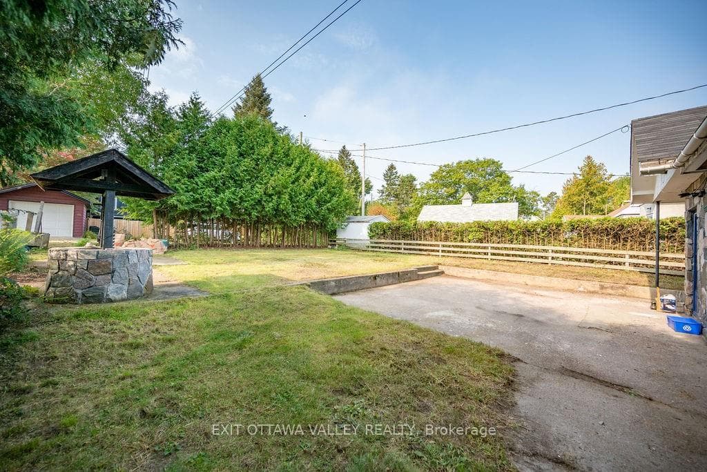 30 ALDER Crescent photo 29
