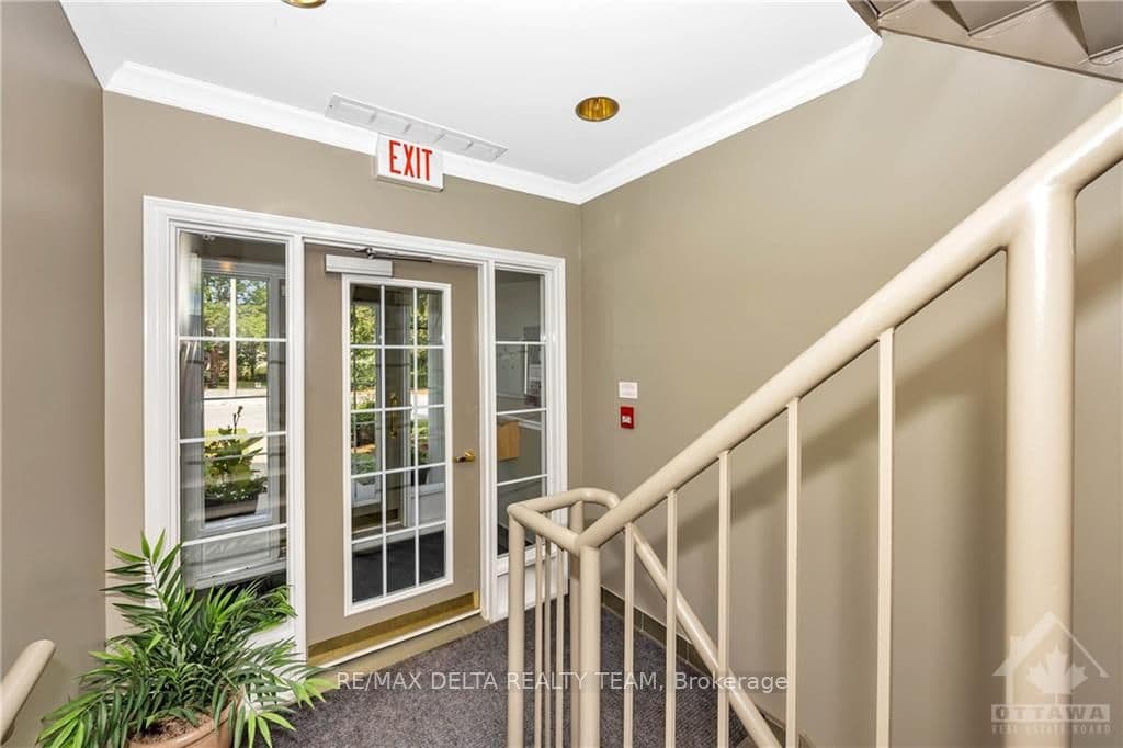 130 ROBSON Court Unit 2D photo 3
