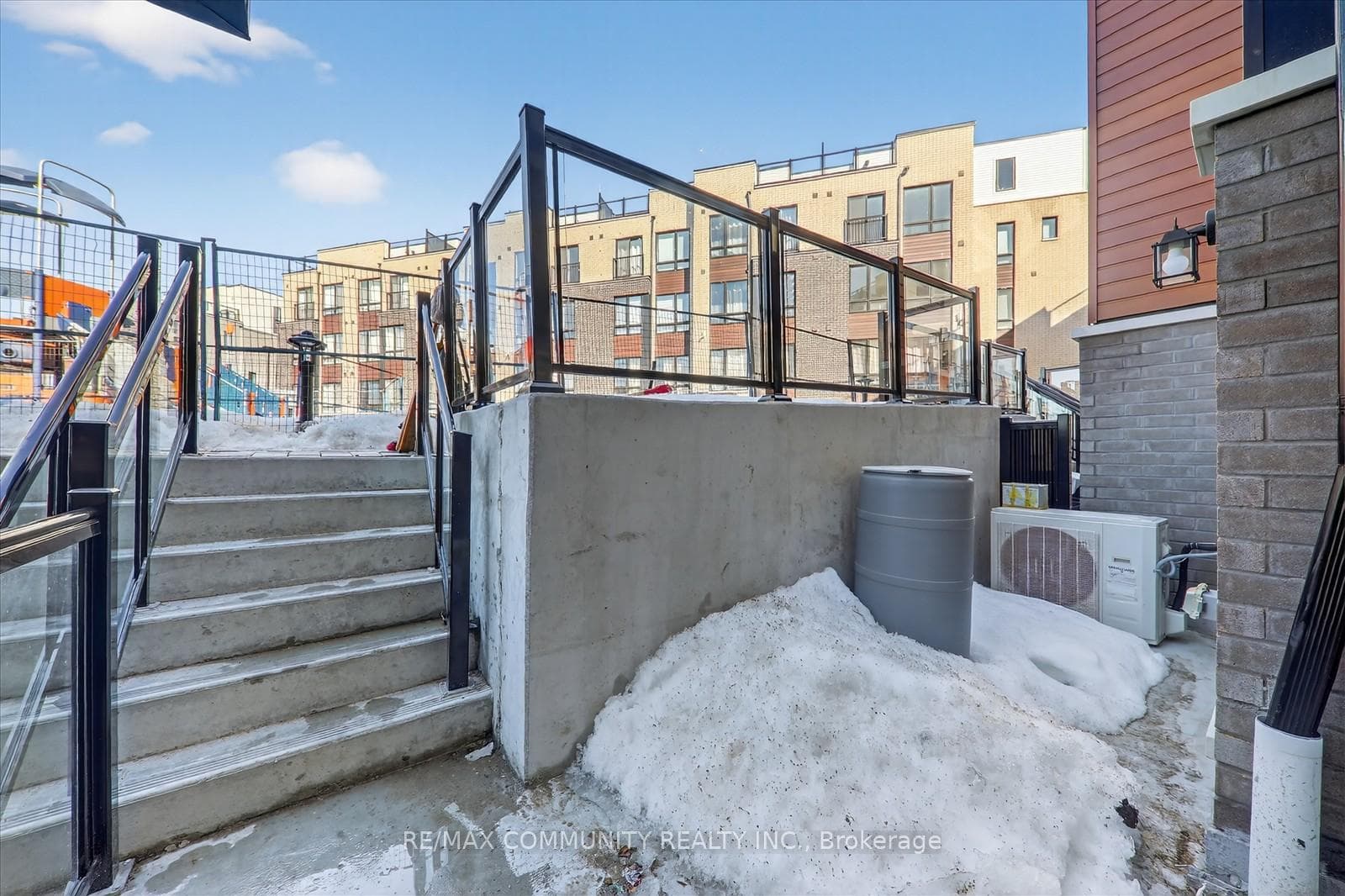145 Tapscott Road Unit 21 photo 4
