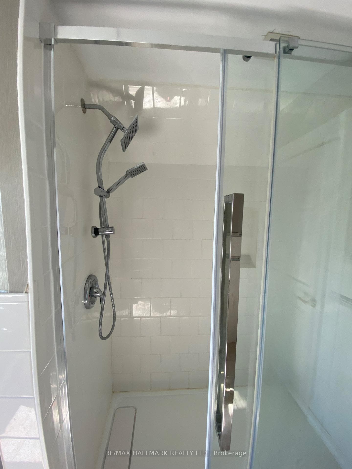5440 Yonge Street photo 12