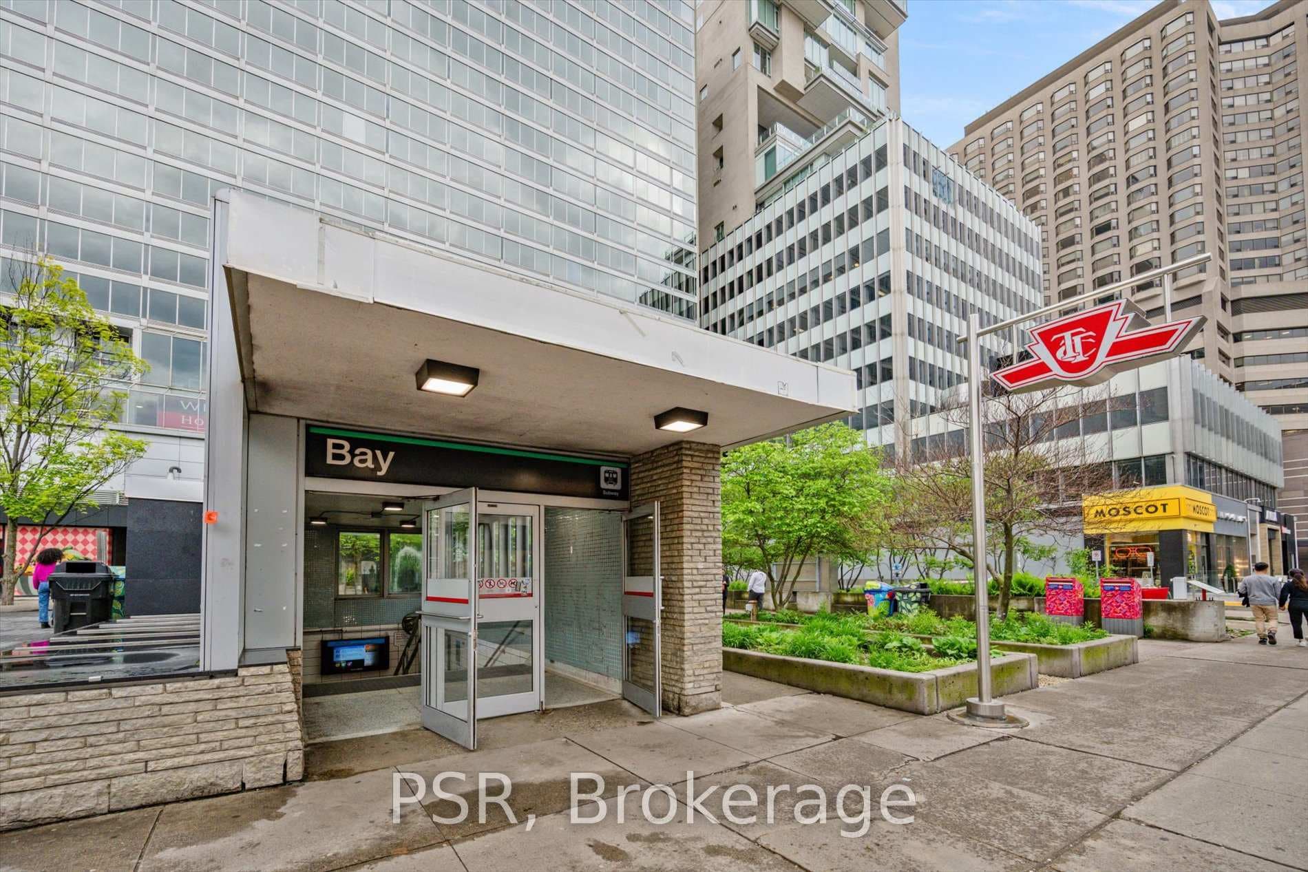 102 Bloor Street Unit 601 photo 32