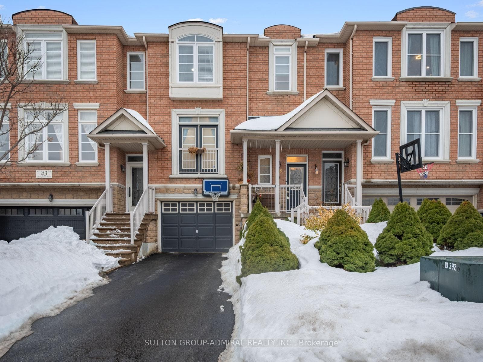 45 Honeywood Road photo 1