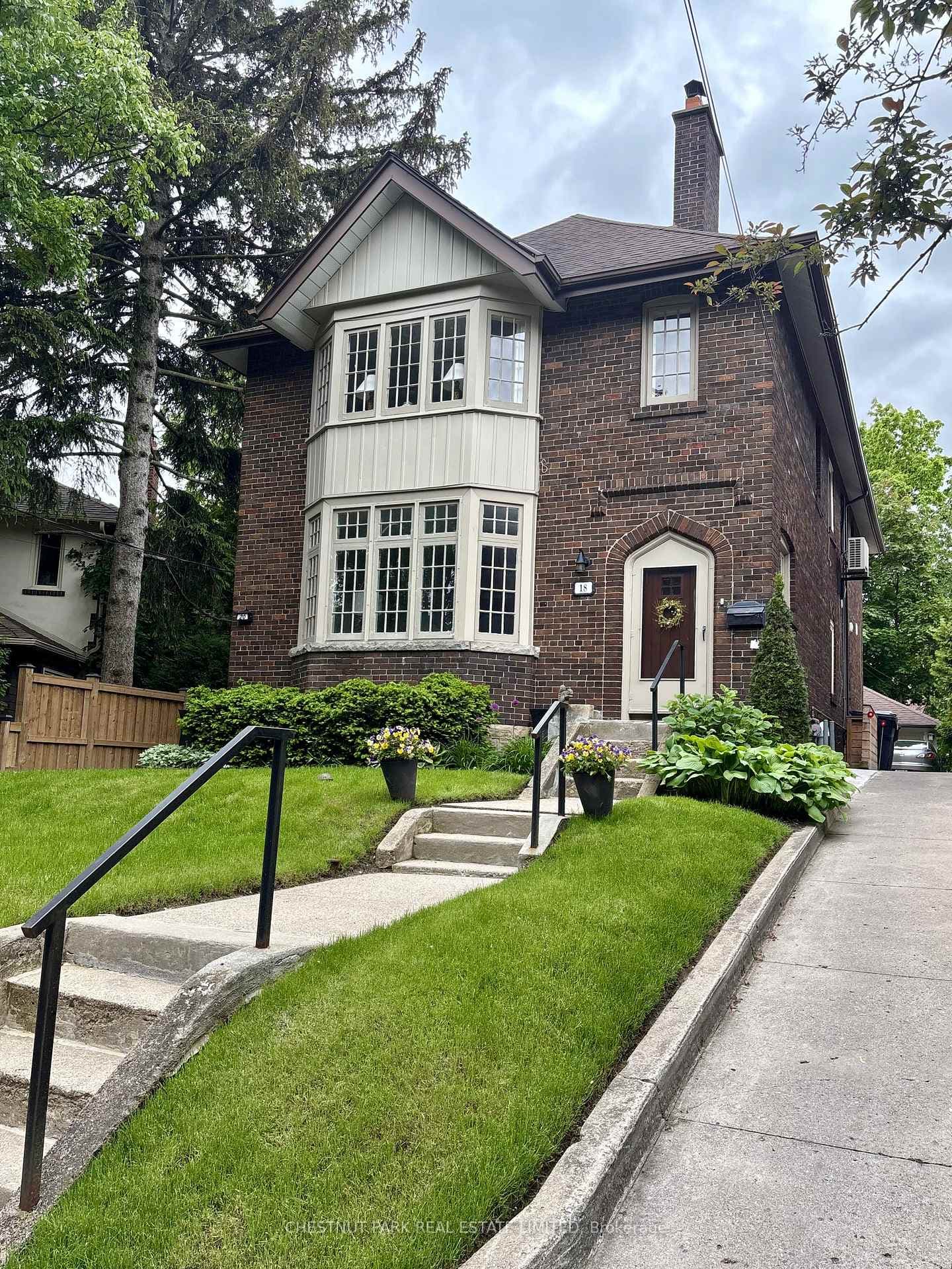 18 Servington Crescent photo 1