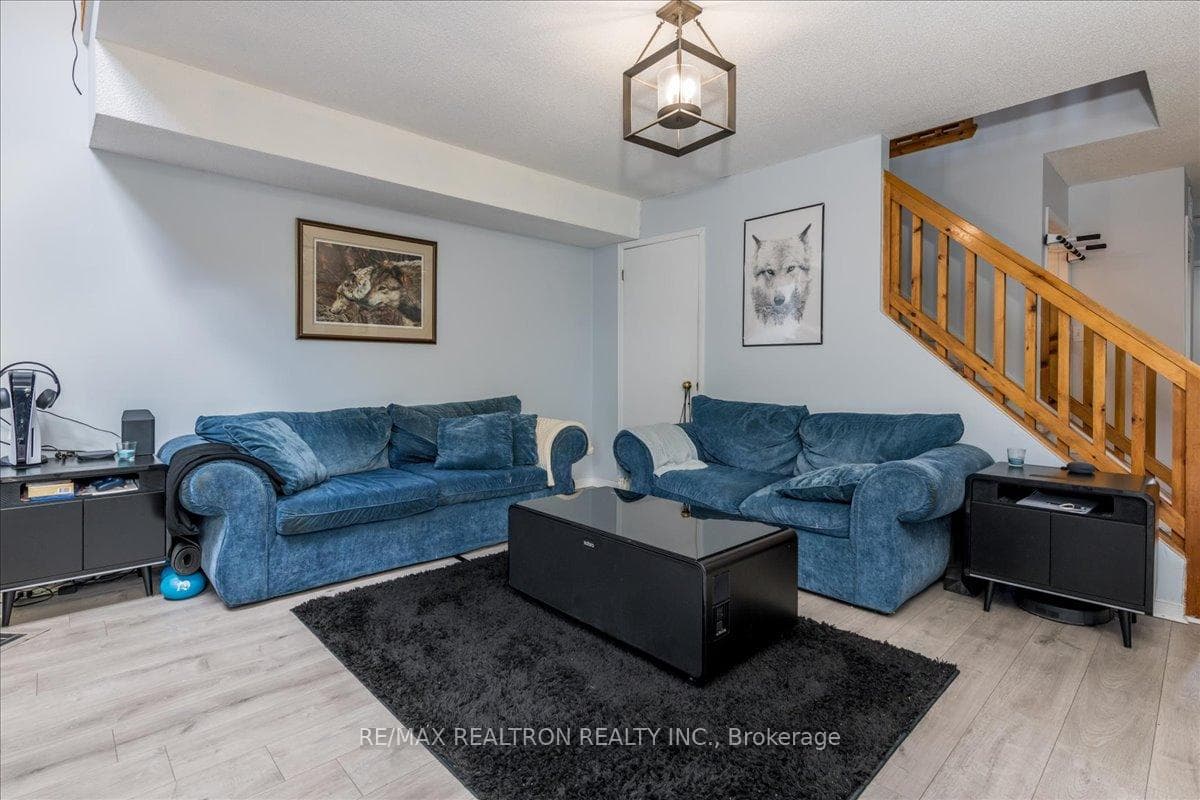 55 Trott Boulevard photo 11